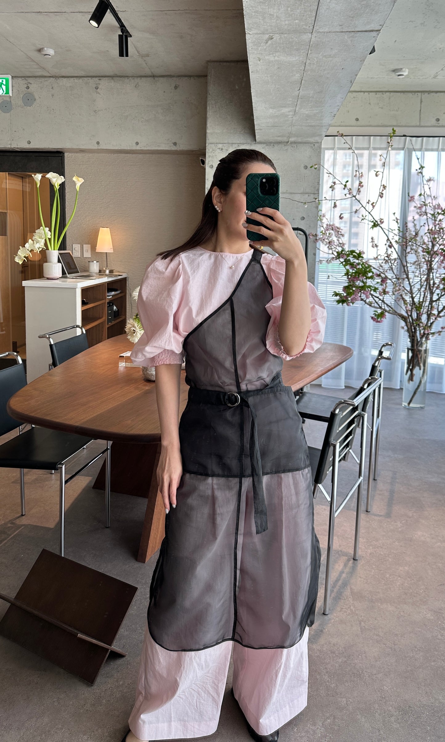 【再販開始!リニューアル後商品】シースルーエプロン ブラック